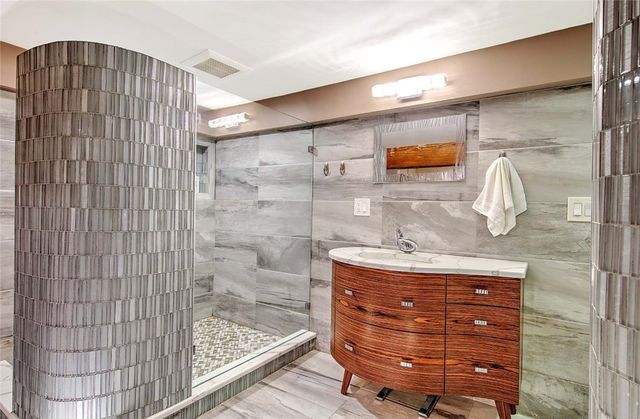 10 Exchange Court 203, Pawtucket, RI 02860