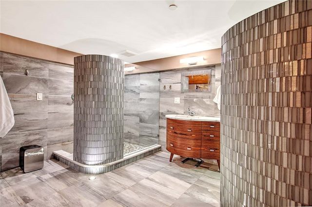 10 Exchange Court 203, Pawtucket, RI 02860