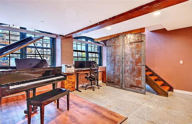 10 Exchange Court 203, Pawtucket, RI 02860