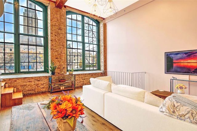 10 Exchange Court 203, Pawtucket, RI 02860