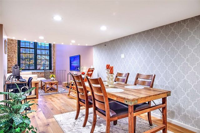 10 Exchange Court 203, Pawtucket, RI 02860