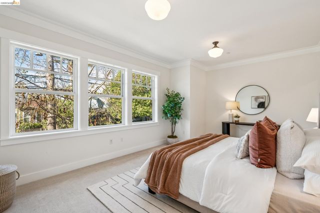 1479 34 Th St, Oakland, CA 94608