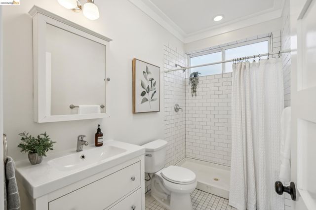 1479 34 Th St, Oakland, CA 94608