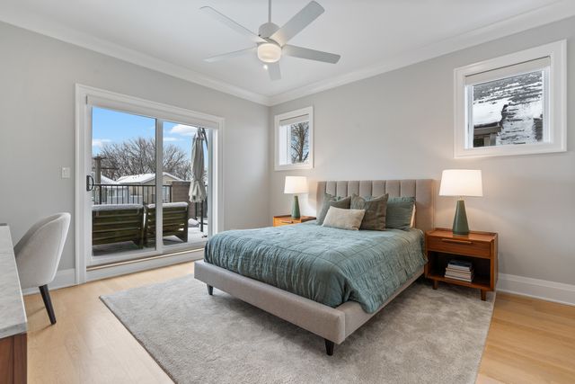 1517 W Barry Avenue 2W, Chicago, IL 60657