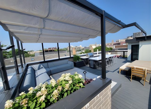 1517 W Barry Avenue 2W, Chicago, IL 60657