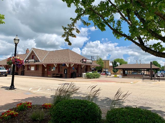 10665 Red Leaf Circle, Lakewood, IL 60014