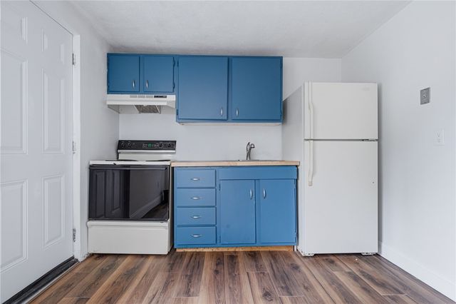 27 South Street, West Warwick, RI 02893