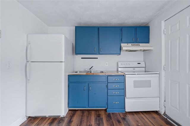 27 South Street, West Warwick, RI 02893