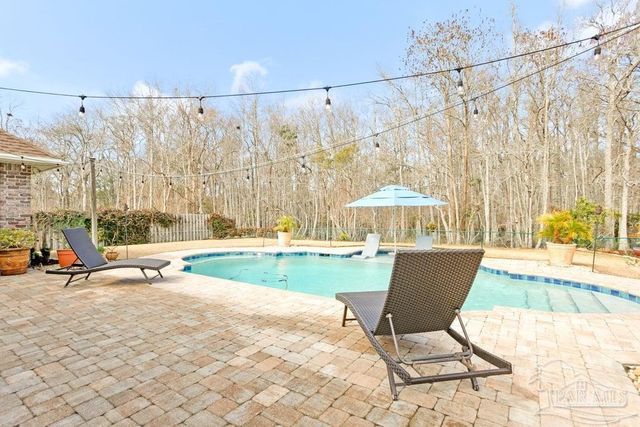 5296 Woodlake Tr, Gulf Breeze, FL 32563