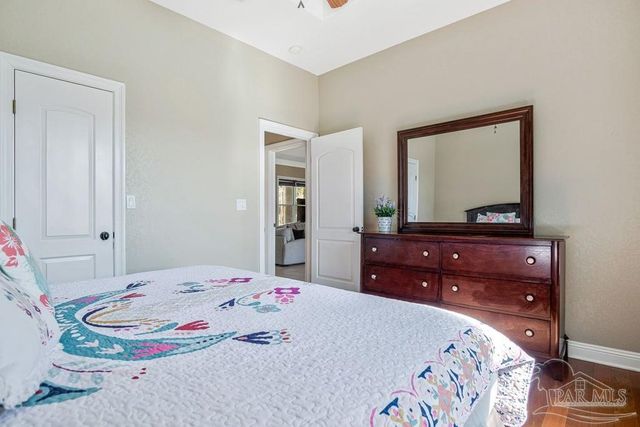 5296 Woodlake Tr, Gulf Breeze, FL 32563