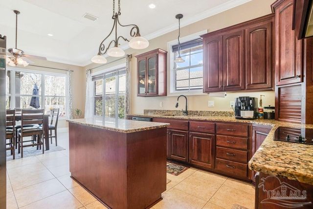 5296 Woodlake Tr, Gulf Breeze, FL 32563