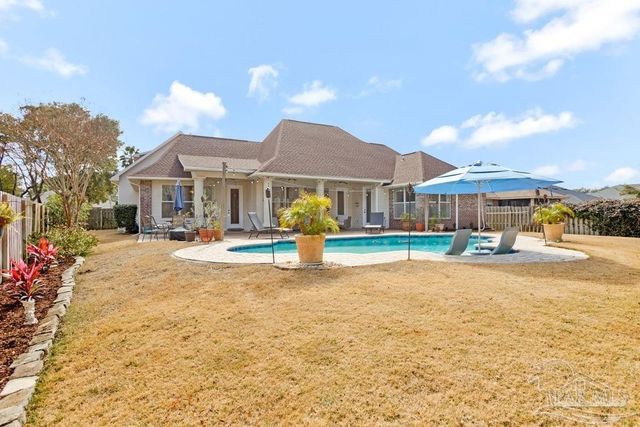 5296 Woodlake Tr, Gulf Breeze, FL 32563