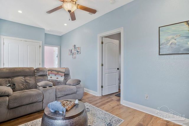 5296 Woodlake Tr, Gulf Breeze, FL 32563