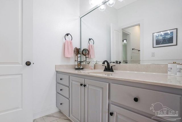 5296 Woodlake Tr, Gulf Breeze, FL 32563