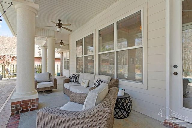 5296 Woodlake Tr, Gulf Breeze, FL 32563