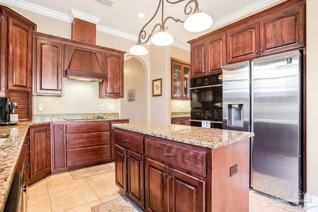 5296 Woodlake Tr, Gulf Breeze, FL 32563