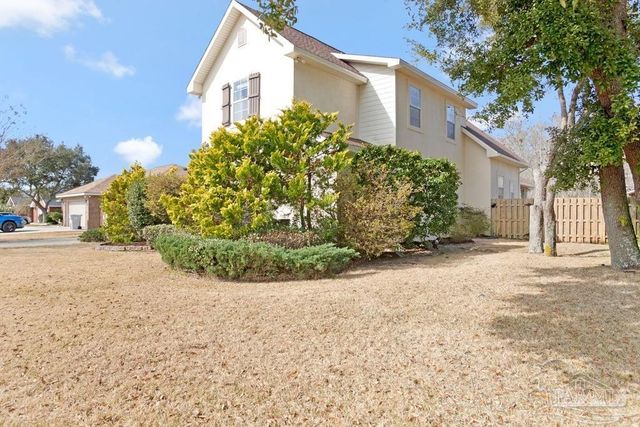 5296 Woodlake Tr, Gulf Breeze, FL 32563