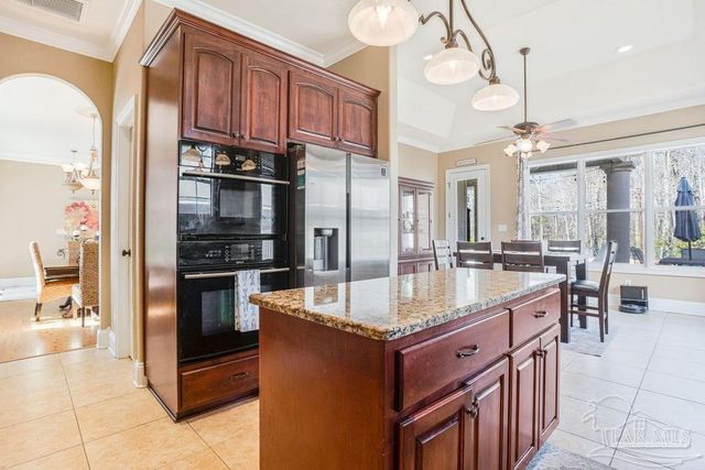 5296 Woodlake Tr, Gulf Breeze, FL 32563