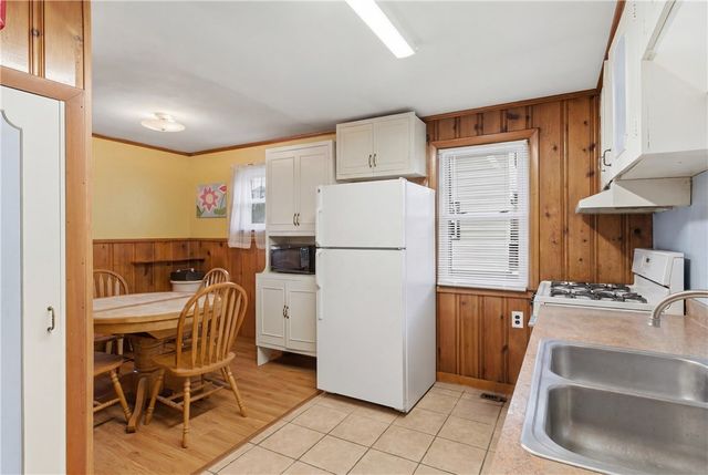 351 Maple Street, Warwick, RI 02888