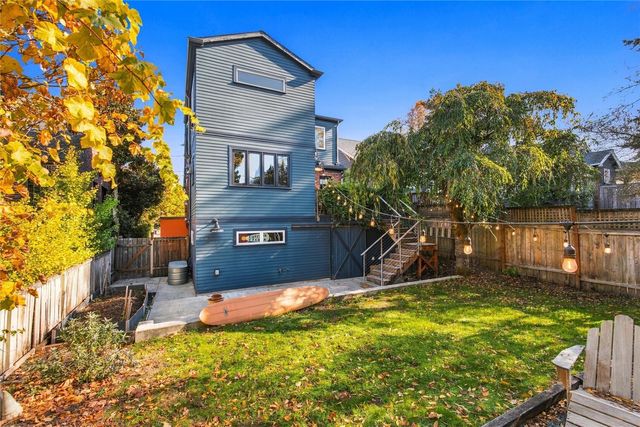 7345 18th Avenue NE, Seattle, WA 98115