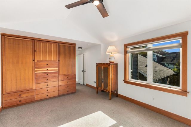 7345 18th Avenue NE, Seattle, WA 98115