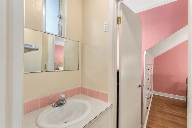 7345 18th Avenue NE, Seattle, WA 98115