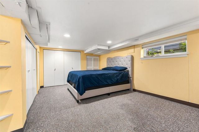 7345 18th Avenue NE, Seattle, WA 98115