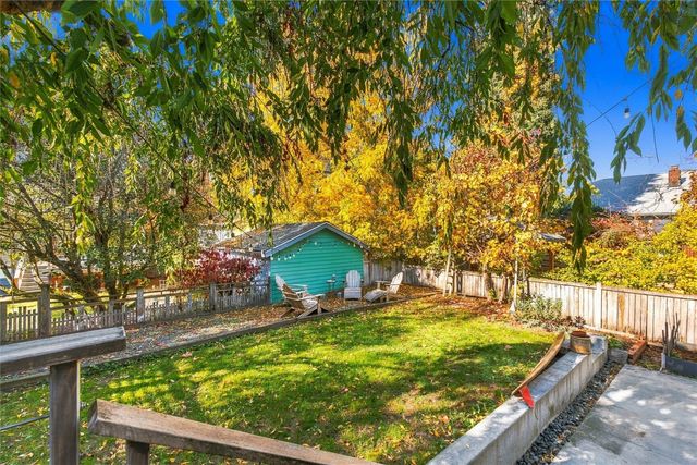 7345 18th Avenue NE, Seattle, WA 98115