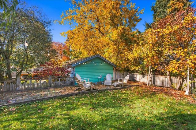7345 18th Avenue NE, Seattle, WA 98115