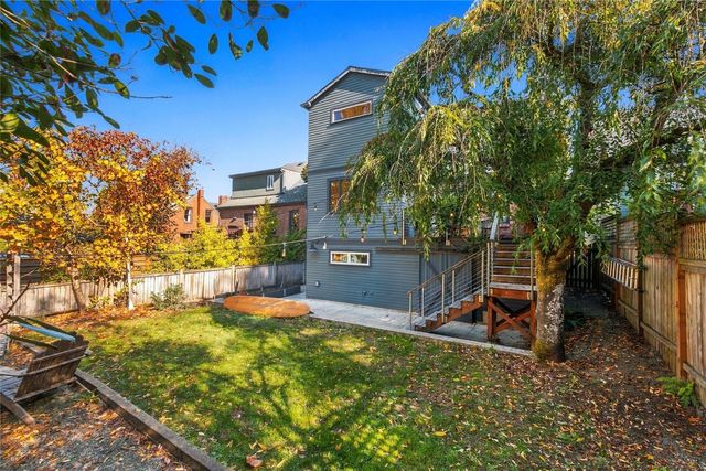 7345 18th Avenue NE, Seattle, WA 98115
