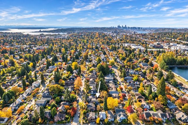 7345 18th Avenue NE, Seattle, WA 98115