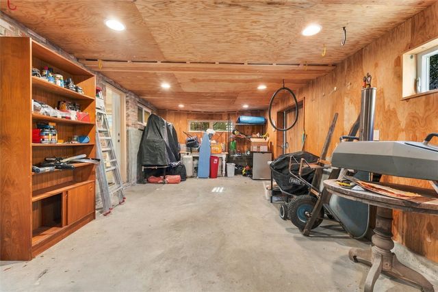 7345 18th Avenue NE, Seattle, WA 98115