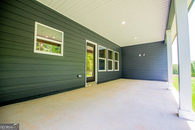 134 Woodford Drive, Roopville, GA 30170