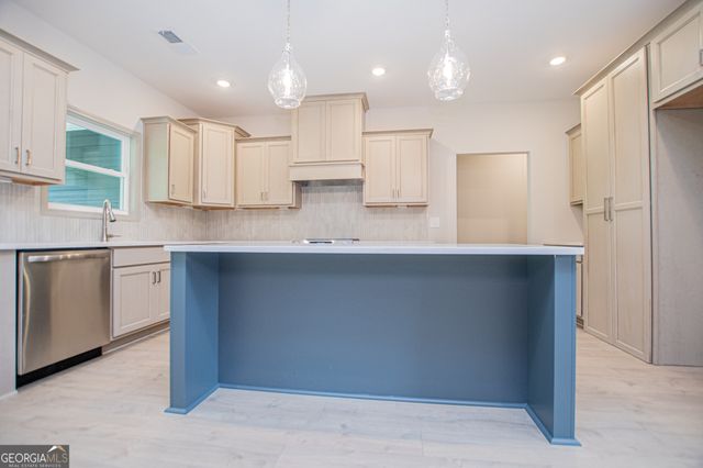 134 Woodford Drive, Roopville, GA 30170