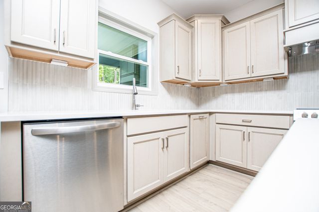 134 Woodford Drive, Roopville, GA 30170