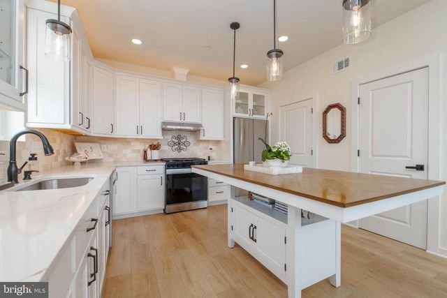 1117 CHESTER RD, Middle River, MD 21220
