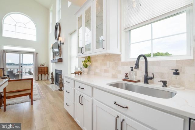 1117 CHESTER RD, Middle River, MD 21220