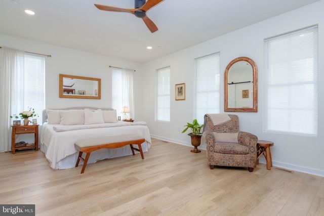 1117 CHESTER RD, Middle River, MD 21220