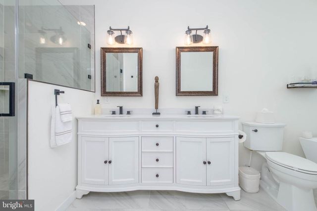 1117 CHESTER RD, Middle River, MD 21220