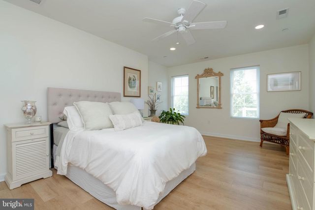 1117 CHESTER RD, Middle River, MD 21220