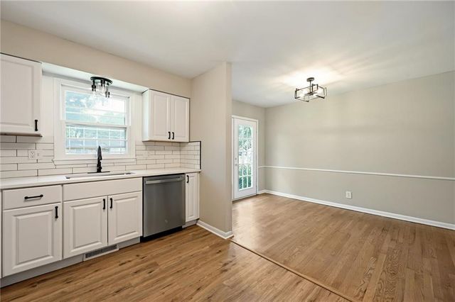 9009 Blue Ridge Boulevard, Kansas City, MO 64138