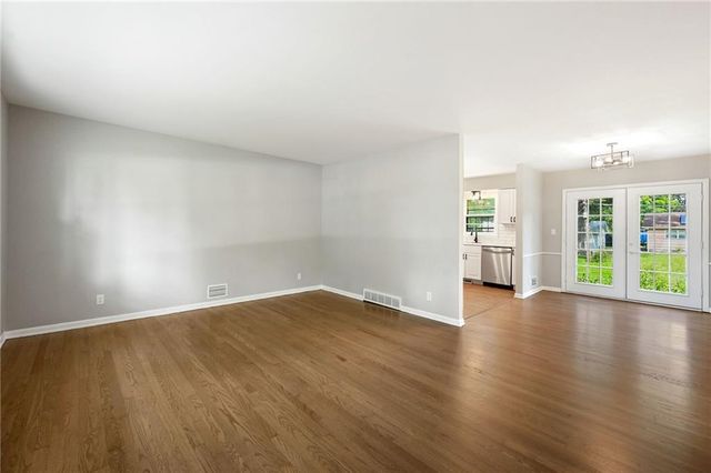 9009 Blue Ridge Boulevard, Kansas City, MO 64138