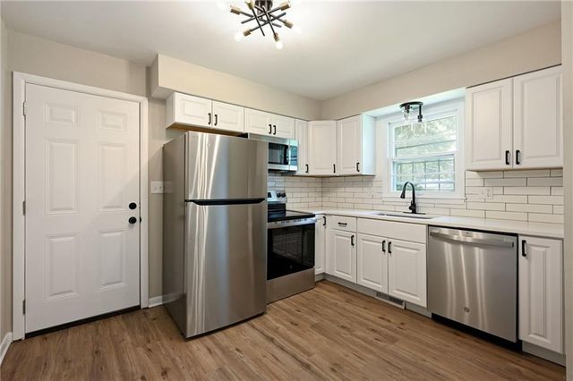 9009 Blue Ridge Boulevard, Kansas City, MO 64138