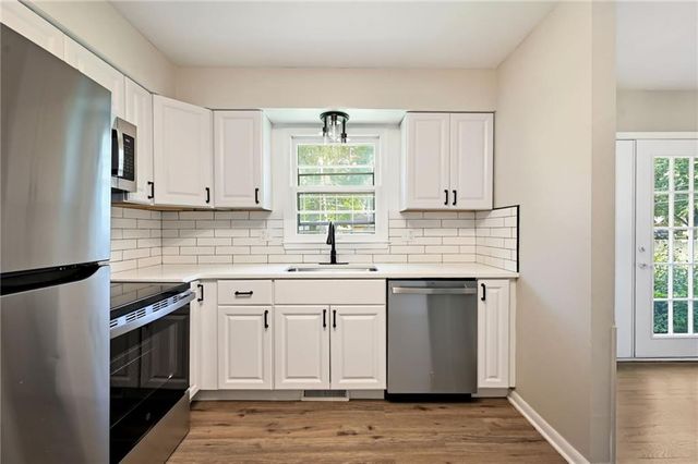 9009 Blue Ridge Boulevard, Kansas City, MO 64138
