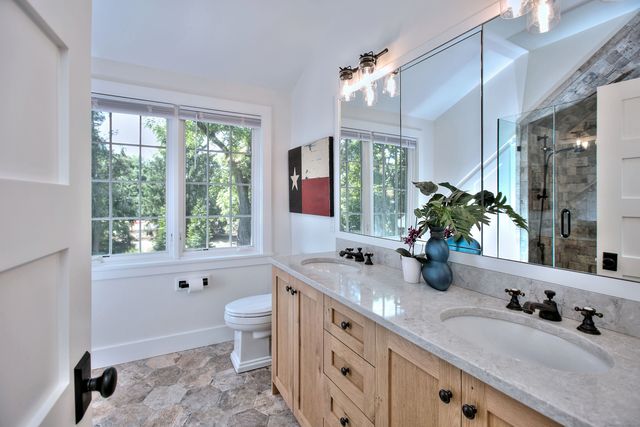 55 Kings Highway North, Westport, CT 06880