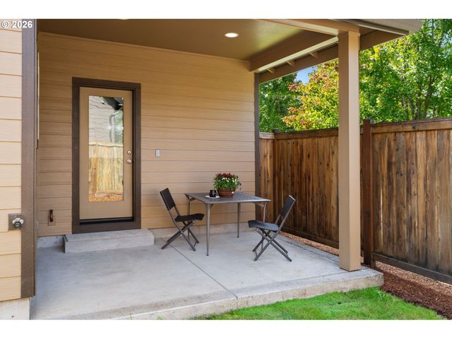 1603 CHASA St, Eugene, OR 97401
