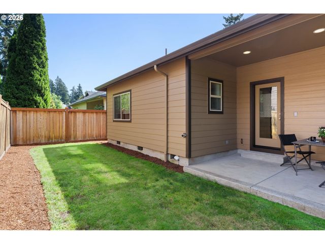 1603 CHASA St, Eugene, OR 97401