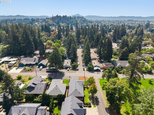 1603 CHASA St, Eugene, OR 97401