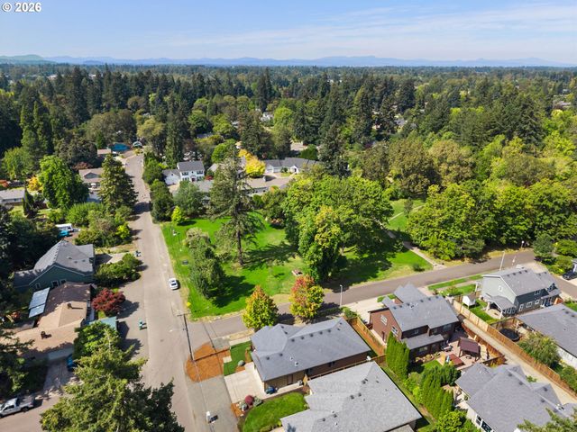 1603 CHASA St, Eugene, OR 97401