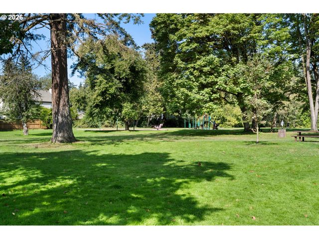 1603 CHASA St, Eugene, OR 97401